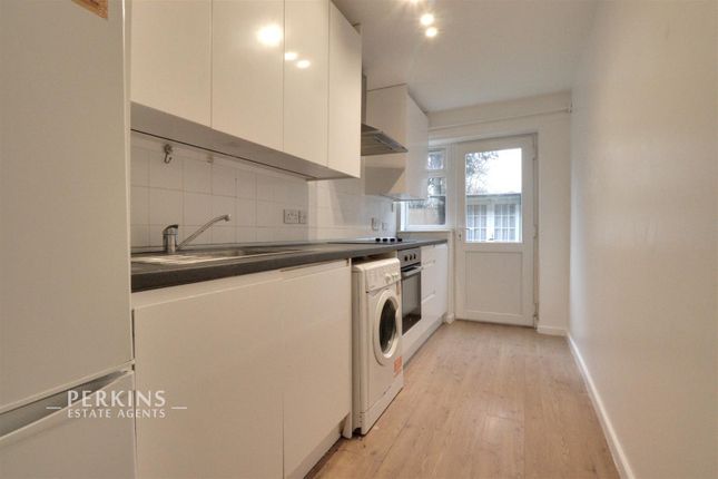 11, Nicholas Close, Greenford photo 2