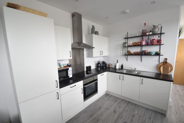 2, Cypress Road, Luton photo 4