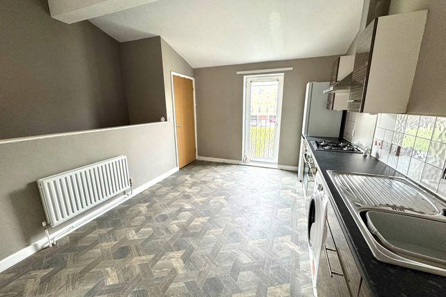 12, Birkenhead photo 3