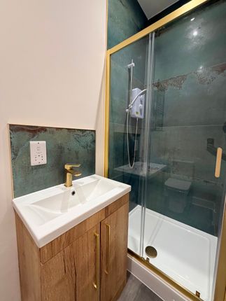 Room 4, 40a Sadler Gate, Derby photo 5