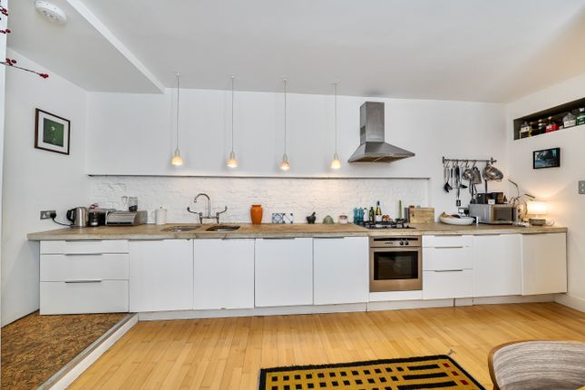 Flat 2, 286, Queens Road, London photo 4