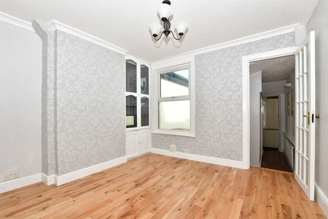65, Mount Road, Rochester photo 3