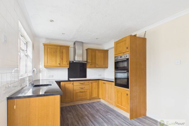 10, Riverside Way, Brandon photo 2
