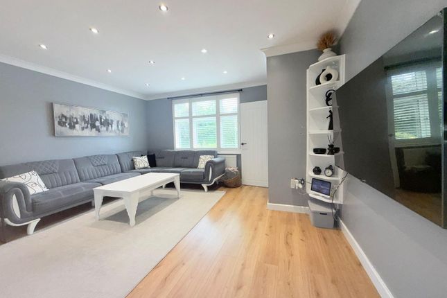 334, Willingale Road, Loughton photo 3