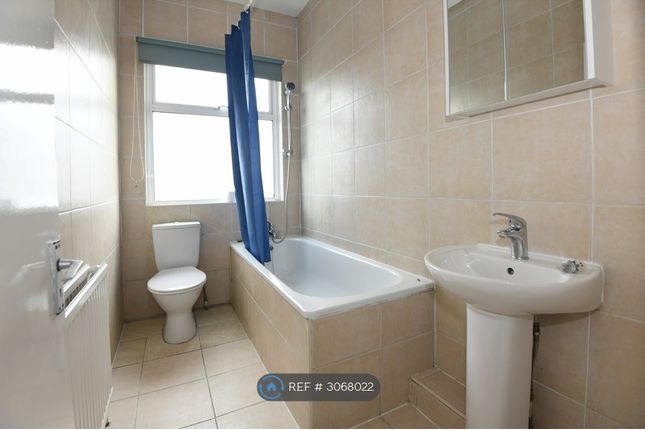 Flat, Audley Road, Hendon photo 3