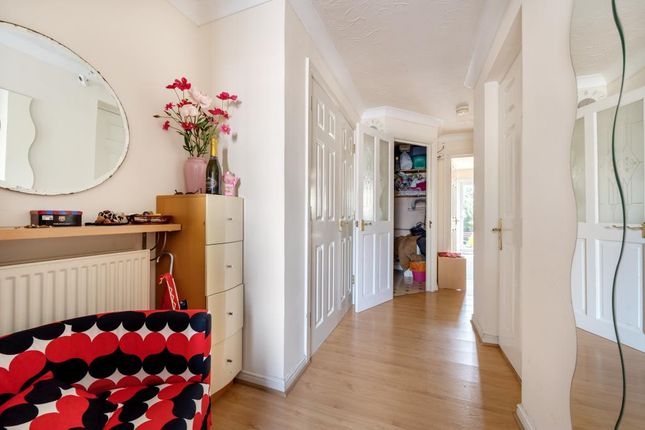 Town house for sale in Ribblesdale Avenue, New Southgate, London