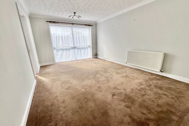 8 Fairfield Close, Dunstable photo 2