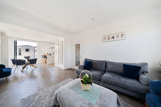 343, Cannon Hill Lane, London photo 3