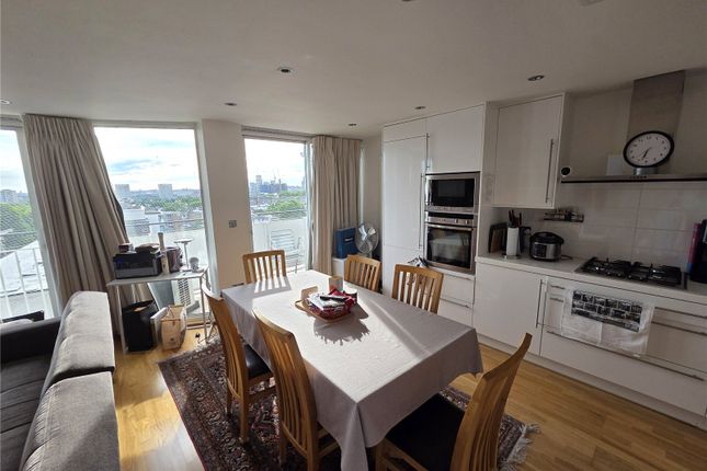 2-bed flat on Flat 25 Campden Hill Towers, 112, Notting Hill Gate, London, £3,400/mo