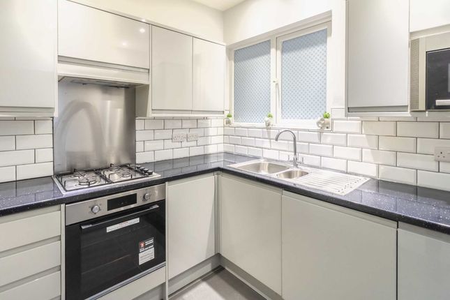 Flat to rent in Devonshire Road, London