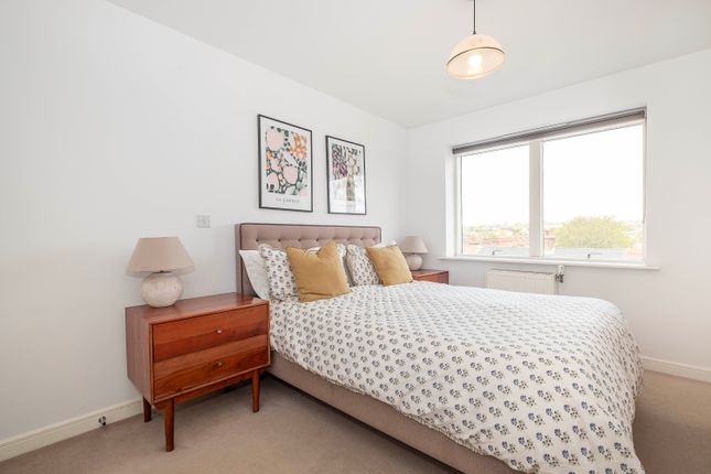 Flat 5, 328, Kingston Road, London photo 4