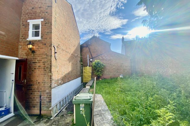 3 Franklin Cottages, Green Lane, Greater London photo 3