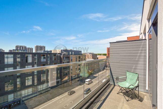 Flat to rent in Infinity Heights, Kingsland Road, Haggerston