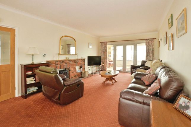 95, Coast Drive, Romney Marsh photo 3