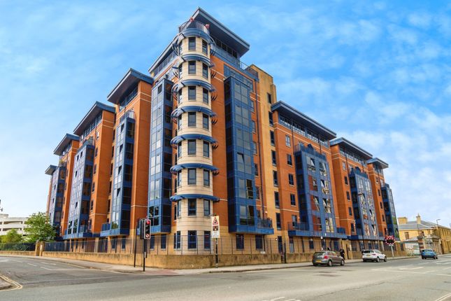 2-bed flat on Flat 53, Charter House, 85, Canute Road, Southampton, £210,000