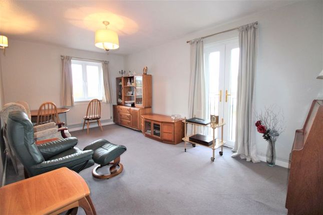 Thumbnail Flat for sale in Chippenham Court, Monmouth