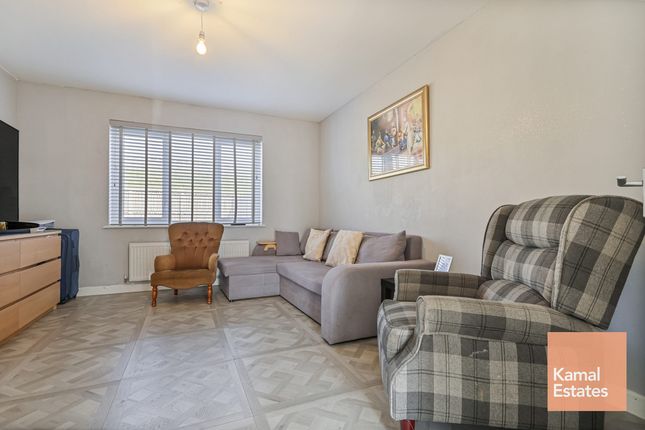 27, Snowdrop Gardens, Glasgow photo 4
