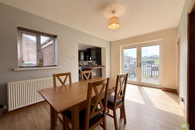 2 Beech Close, Blackburn photo 3