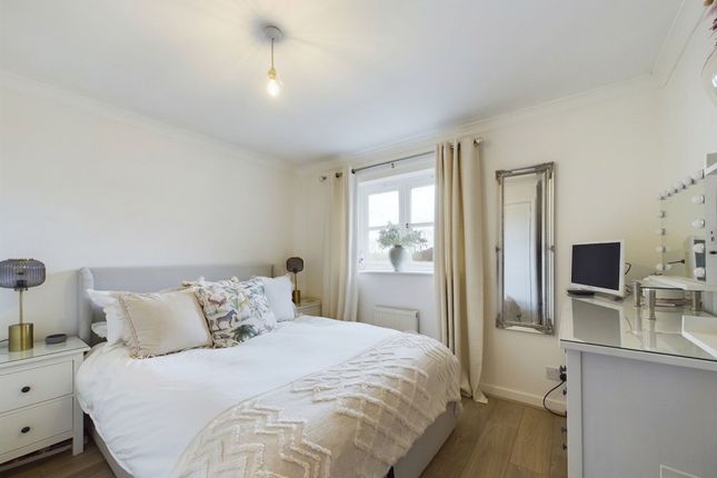 36 Sandalwood Drive, Ruislip photo 3