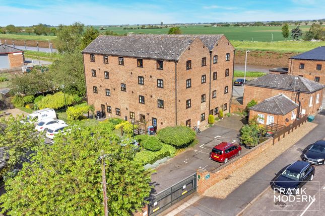 6 Garners Wharf West Bank, Spalding photo 4