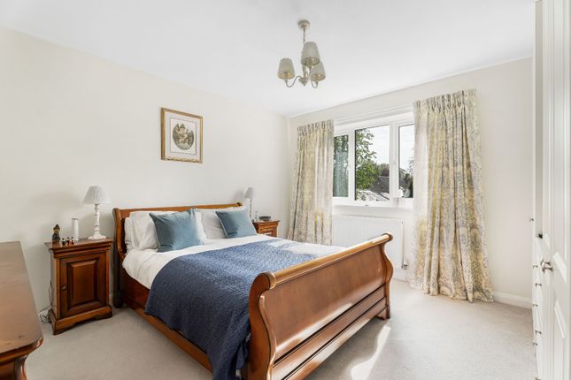 9, Manor Close, Gloucestershire photo 3