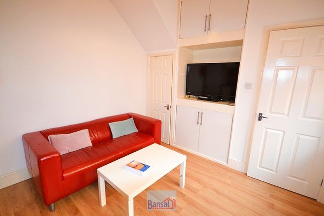 Flat to rent in Warwick Row, Coventry