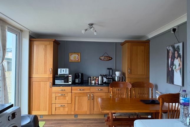 55 Ger Y Gwendraeth, Kidwelly photo 3