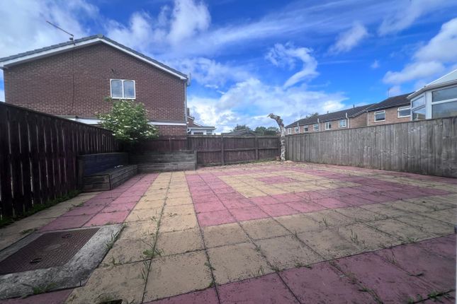 31, Kinloss Square, Cramlington photo 3