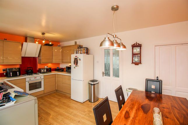 1,, Poplar View, Wakefield photo 3