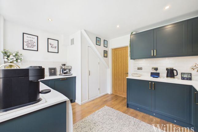 5 Springhill Road, Aylesbury photo 3