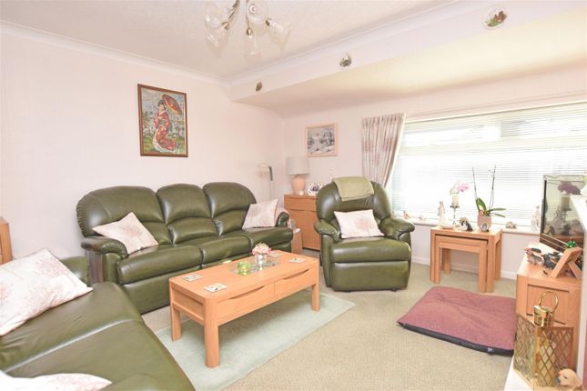 35, Dolwen Road, Old Colwyn, Colwyn Bay photo 3