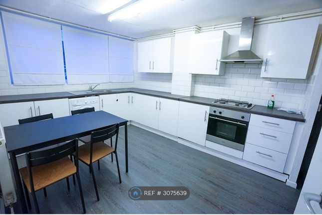 Flat  Chedworth House, West Green Road Seven Sisters West Green Road, London photo 2