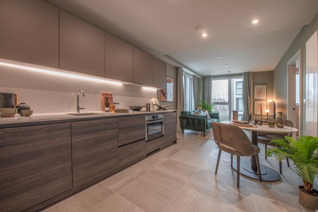 1001 Rhodes East, Quarry Hill, Leeds photo 2