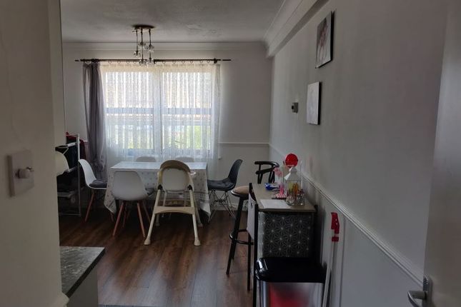 50, Grove Road, Mitcham photo 2