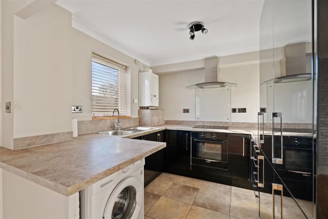 65 Heathdene Drive, Belvedere, Kent photo 3
