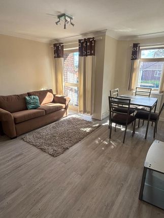 Flat 6, 75, Worple Road, London photo 3