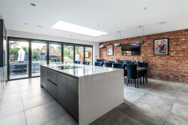 38 Waldens Park Road, Horsell, Woking photo 4