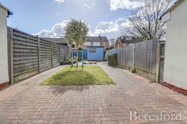 18, Albert Street, Brentwood photo 2