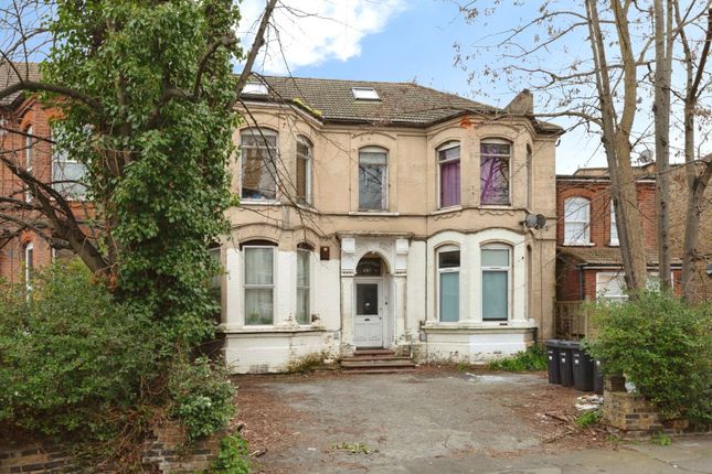 2-bed flat on Flat 3, 38A,, Mansfield Road, Ilford, £210,000