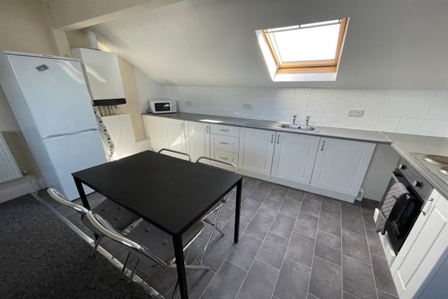 Room 2, 118a High Road, Nottingham photo 3