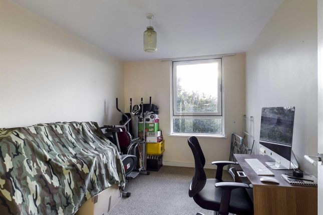 Flat to rent in Station Avenue, Southend-On-Sea