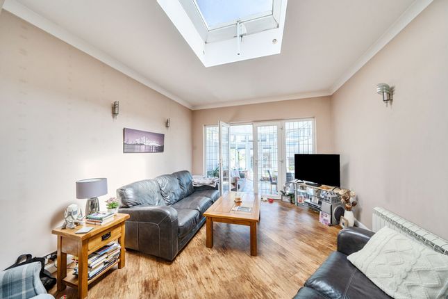14 Lytton Road, Barnet photo 3