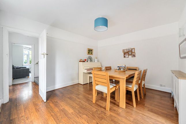 44 Roselands Gardens, Southampton photo 3