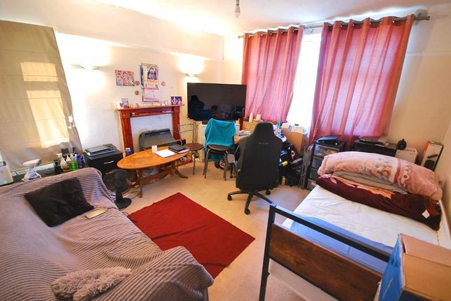 Flat for sale in Clifford Road, Wembley, Middlesex