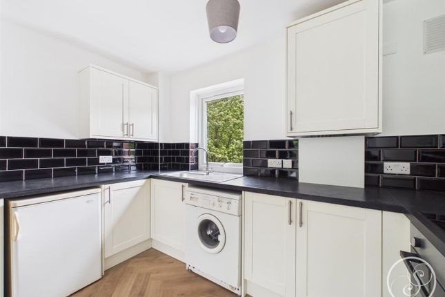 Flat 17, Mandela Court, Sholebroke Avenue, Leeds photo 2