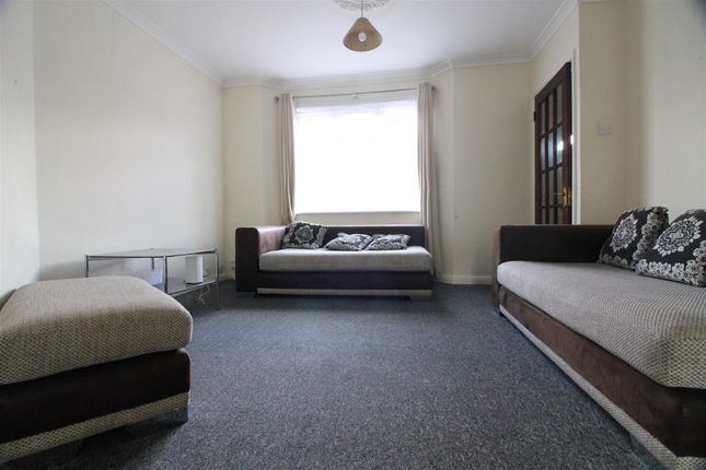 Oakdene Road, Uxbridge photo 3