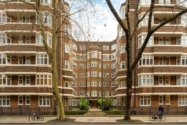 Studio flat on Flat 50, Clare Court, Judd Street, London, £420,000