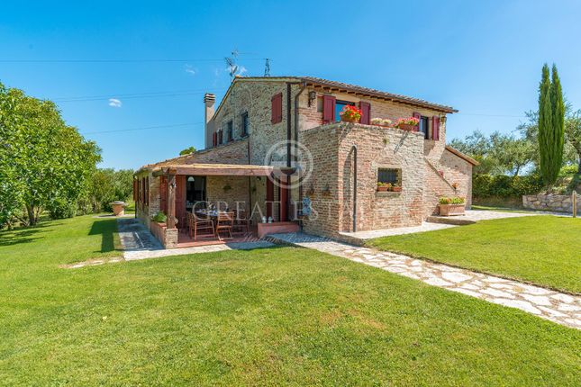 Villa for sale in Chiusi, Siena, Tuscany