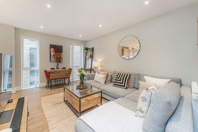 Flat for sale in Anderson Square, London