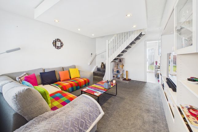 3 Donaldson Green, Uddingston photo 2